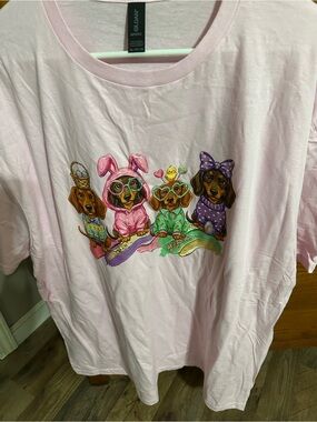 Gildan Light Pink Graphic Tee with Playful Dachshund Print